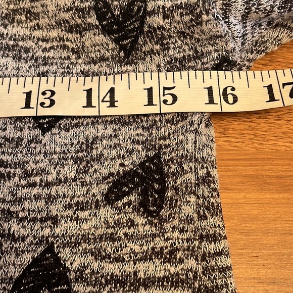 DKNY Sweater Black Hearts Gray Soft Knit - Picture 8 of 11
